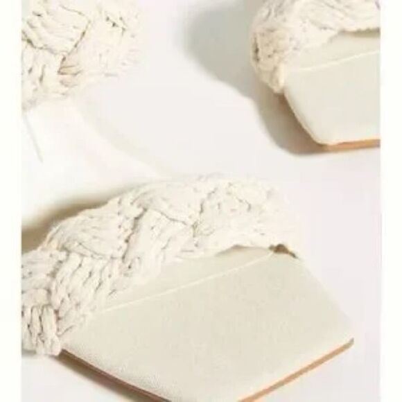 Dolce Vita Play Heels - Picture 8 of 8